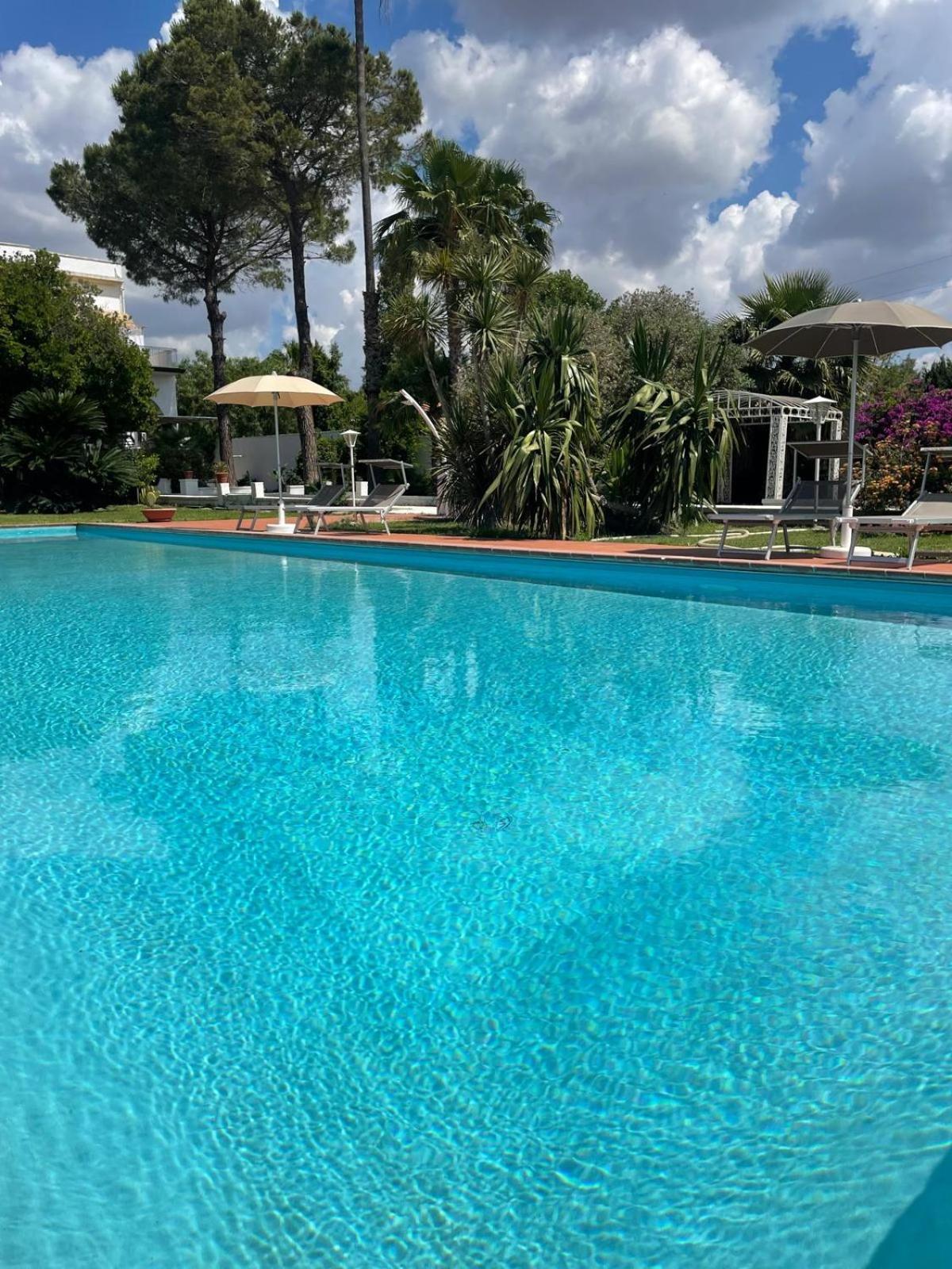 Villa Clori ซาลิเช ซาเลนติโน ภายนอก รูปภาพ